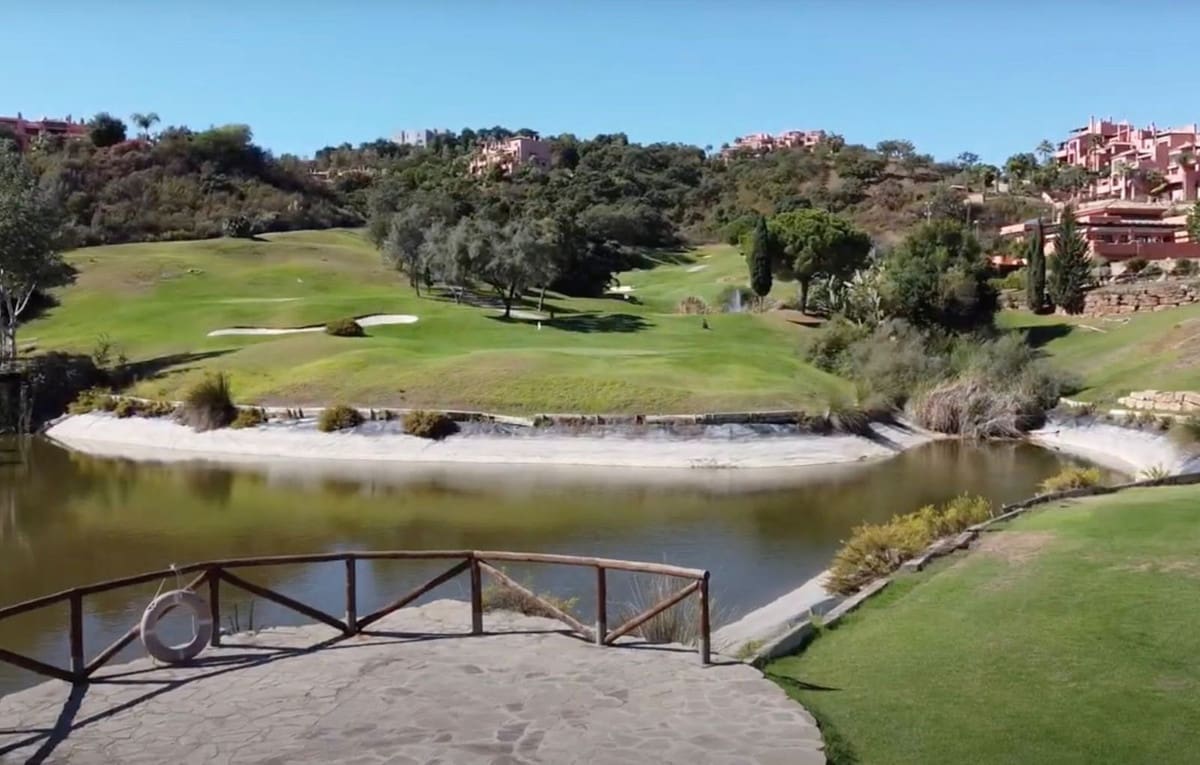 2 sovrum Lägenhet till salu i La Mairena med pool garage - 399 000 € (Ref: 9721044)