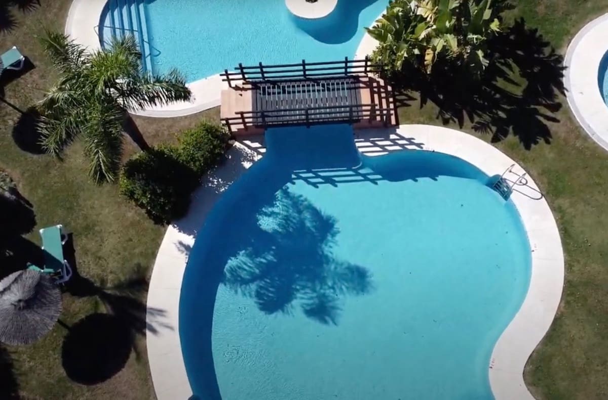 2 sovrum Lägenhet till salu i La Mairena med pool garage - 399 000 € (Ref: 9721044)