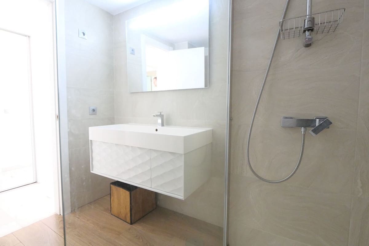 Apartamento de 2 habitaciones en Calahonda en venta con piscina - 349.500 € (Ref: 9746835)