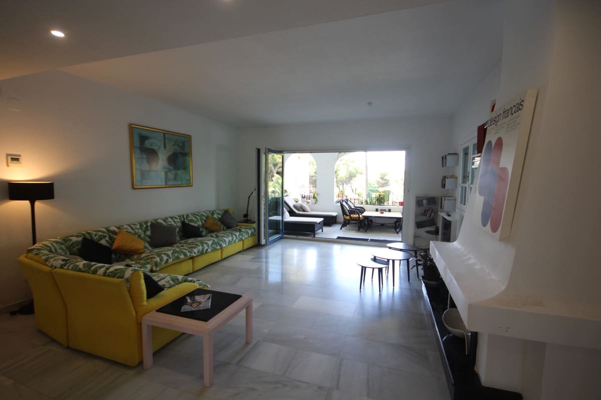 3 soveværelse Lejlighed til salg i Cabopino med swimmingpool garage - € 850.000 (Ref: 9802793)