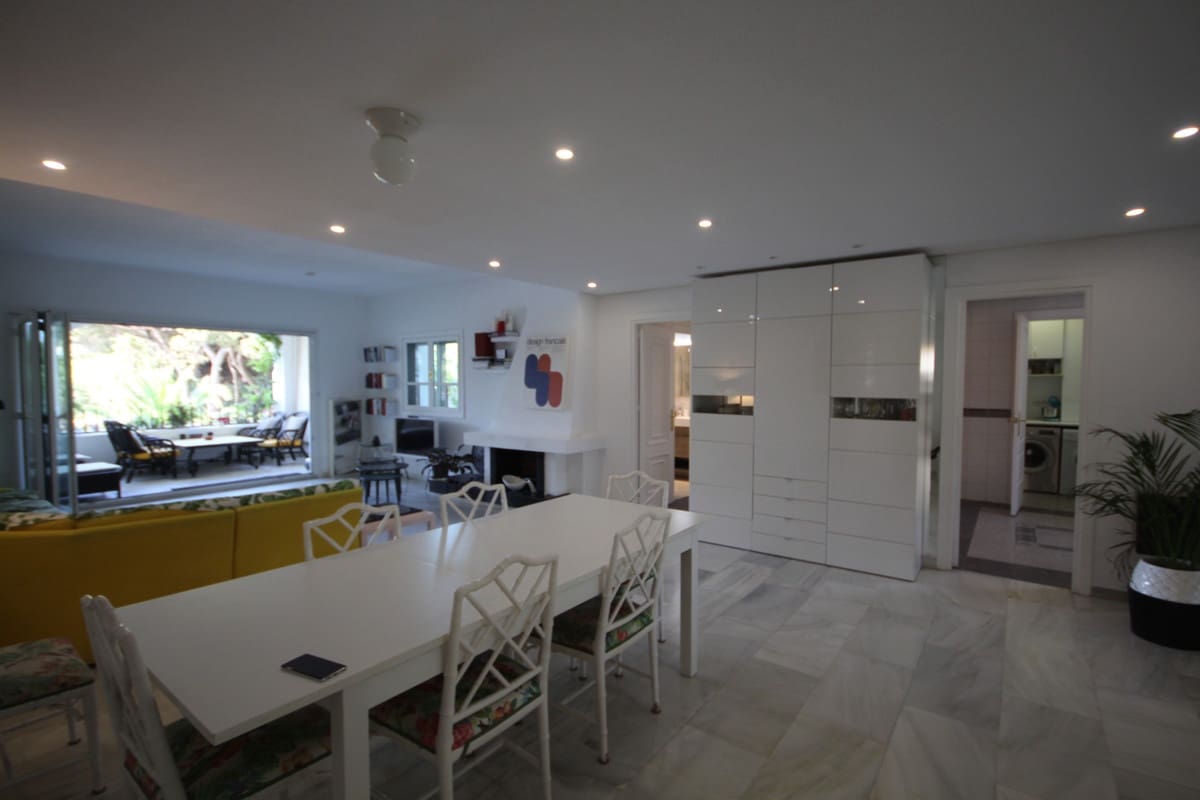 3 soveværelse Lejlighed til salg i Cabopino med swimmingpool garage - € 850.000 (Ref: 9802793)