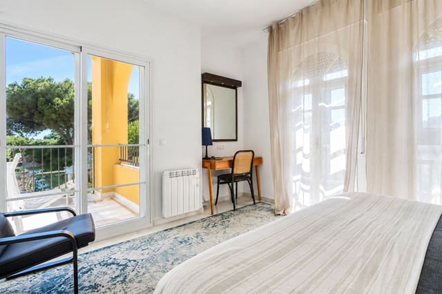 3 slaapkamer Appartement te koop in Cabopino, Marbella met zwembad - € 835.000 (Ref: 9802793)