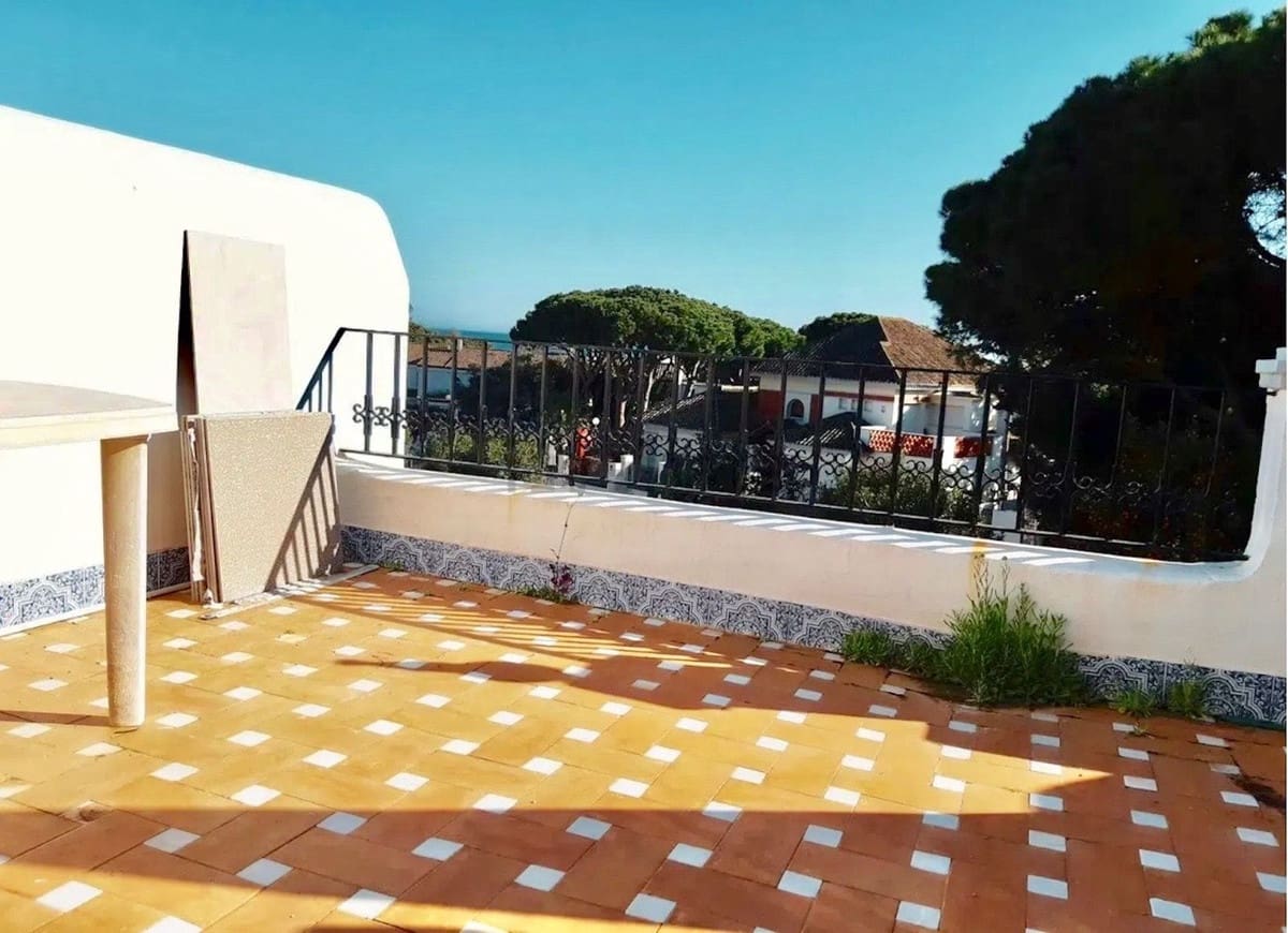 5 bedroom Townhouse for sale in Cabopino with pool garage - € 943,000 (Ref: 9827644)