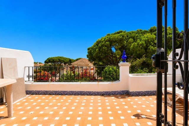 5 Zimmer Haus zu verkaufen in Cabopino, Marbella mit Pool Garage - 943.000 € (Ref: 9827644)