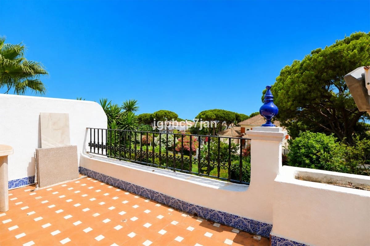 5 sovrum Hus till salu i Cabopino med pool garage - 943 000 € (Ref: 9827644)
