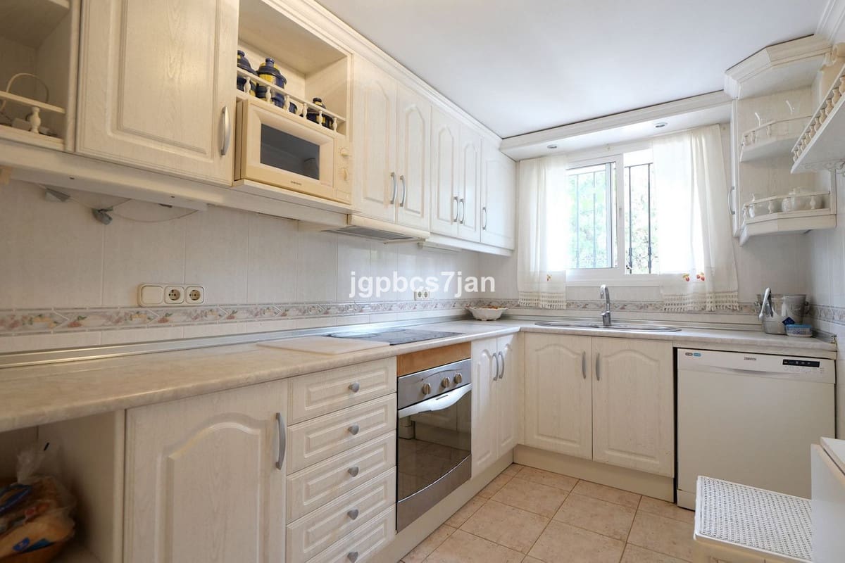 5 sovrum Hus till salu i Cabopino med pool garage - 943 000 € (Ref: 9827644)