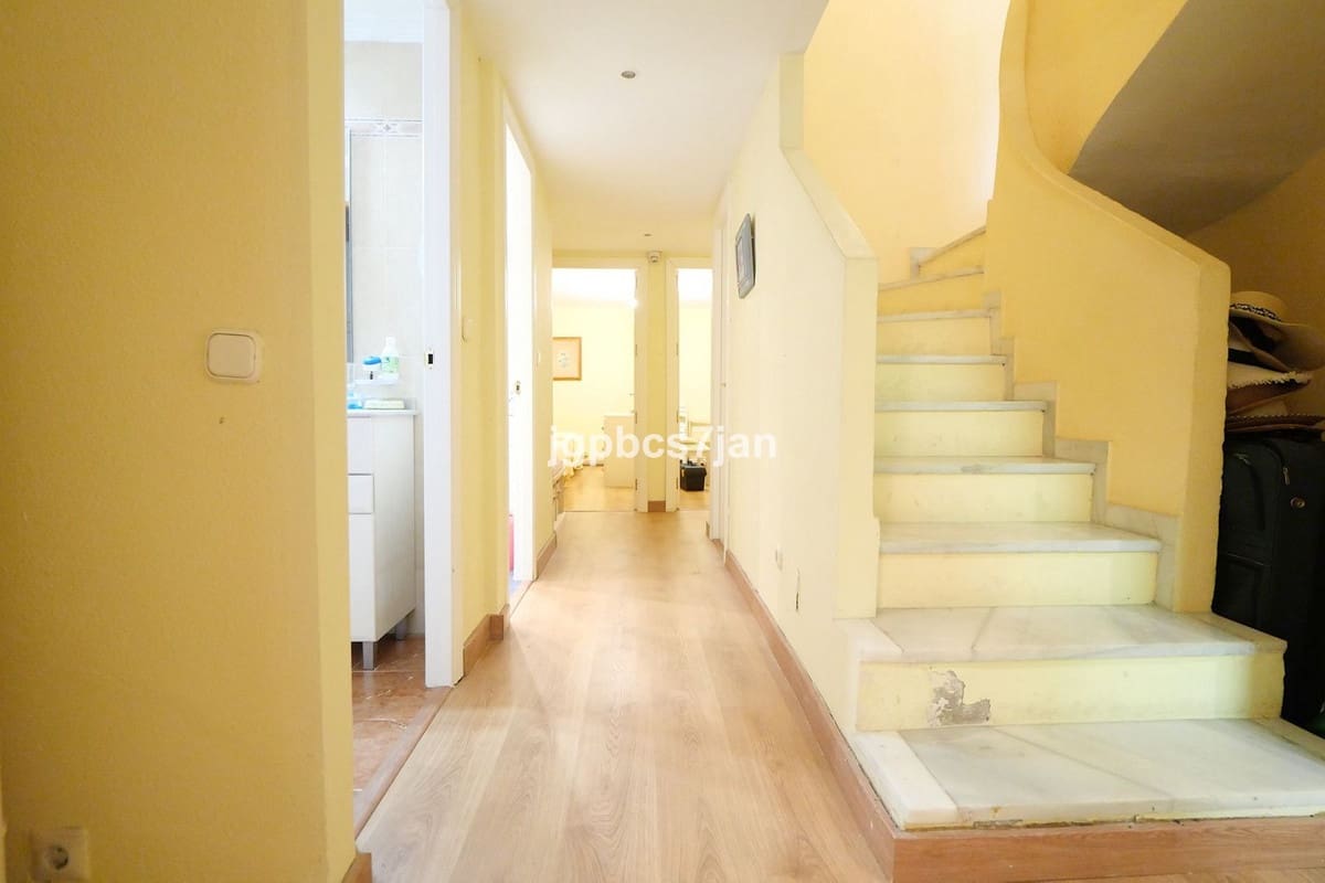5 sovrum Hus till salu i Cabopino med pool garage - 943 000 € (Ref: 9827644)