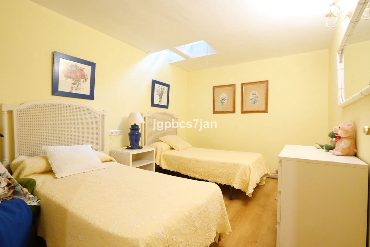 5 sovrum Hus till salu i Cabopino med pool garage - 943 000 € (Ref: 9827644)
