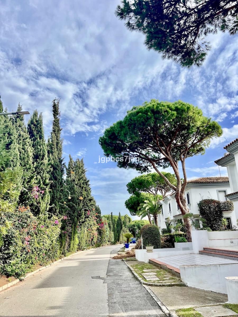 5 sovrum Hus till salu i Cabopino med pool garage - 943 000 € (Ref: 9827644)