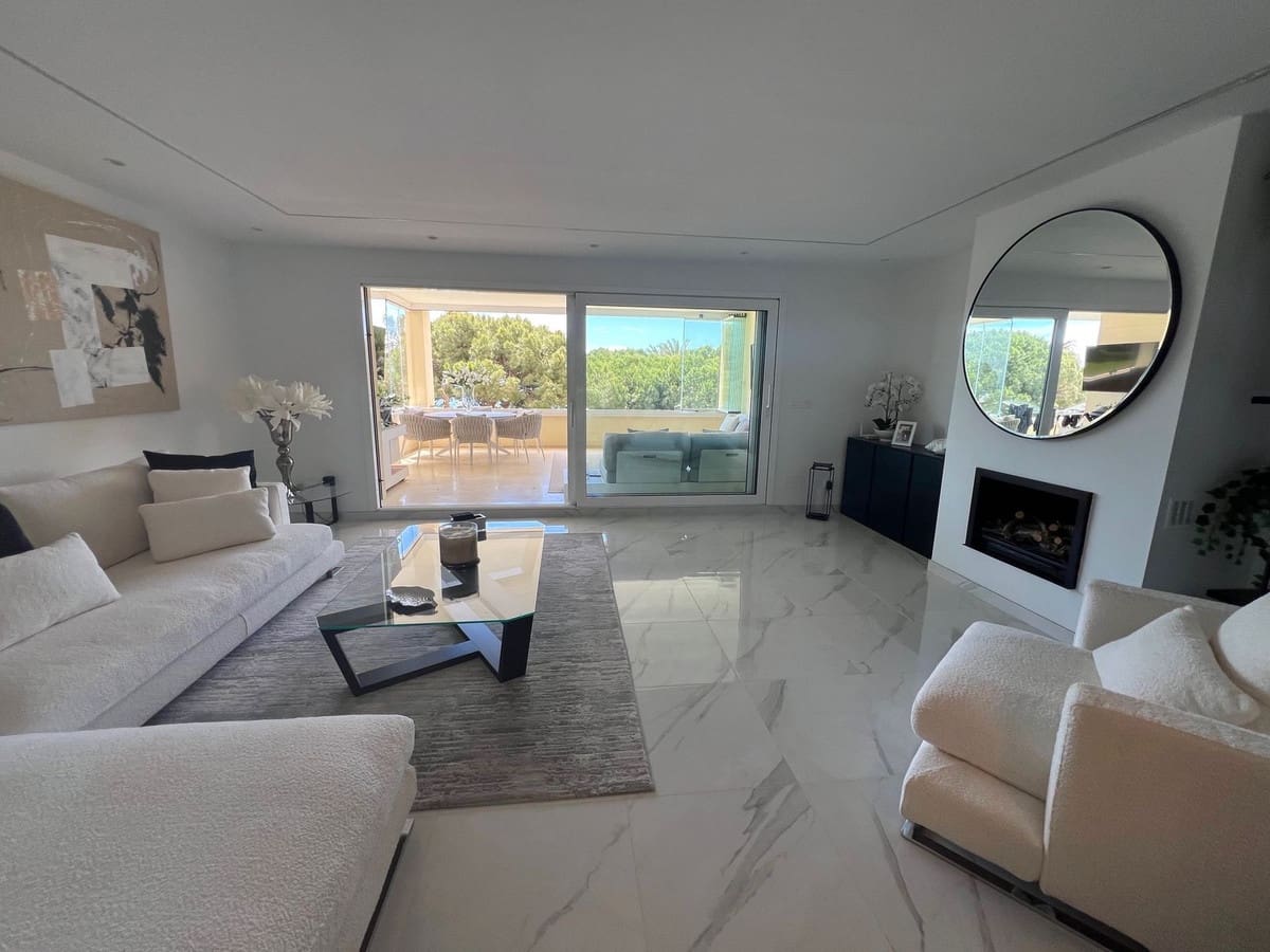 3 soveværelse Lejlighed til salg i Cabopino med swimmingpool garage - € 1.499.000 (Ref: 9848073)