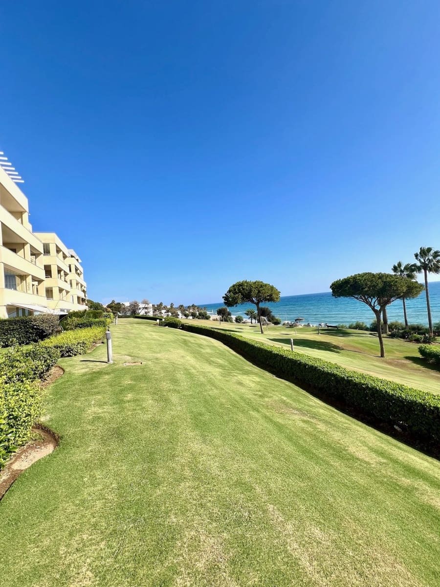 3 soveværelse Lejlighed til salg i Cabopino med swimmingpool garage - € 1.499.000 (Ref: 9848073)
