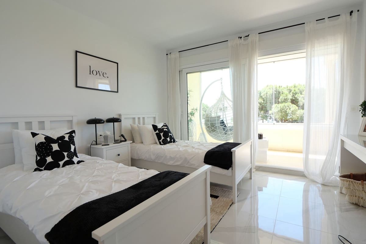 3 bedroom Apartment for sale in Cabopino with pool garage - € 1,380,000 (Ref: 9848073)