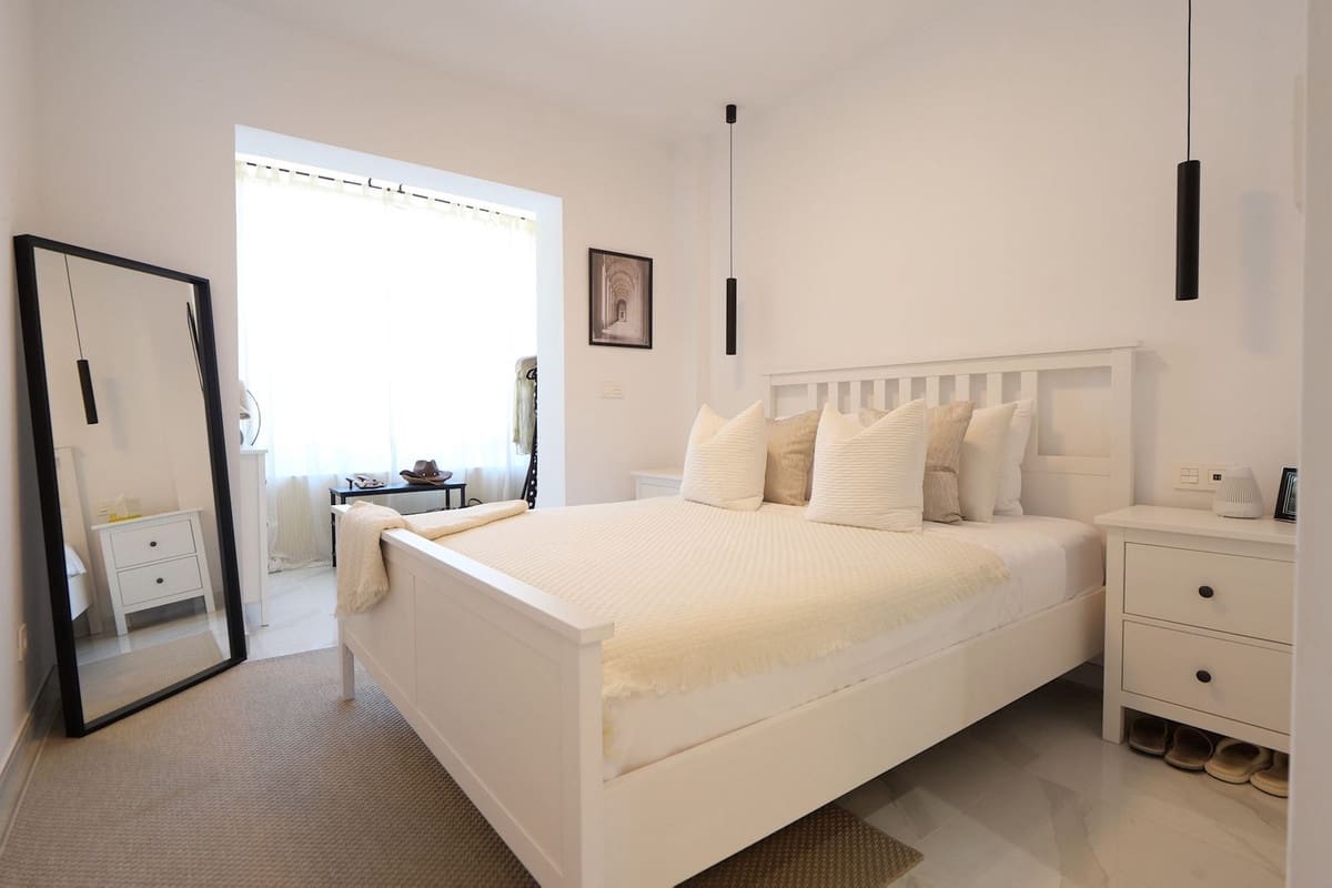 3 bedroom Apartment for sale in Cabopino with pool garage - € 1,380,000 (Ref: 9848073)