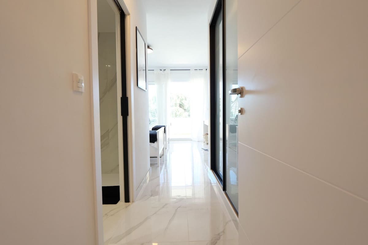3 bedroom Apartment for sale in Cabopino with pool garage - € 1,350,000 (Ref: 9848073)