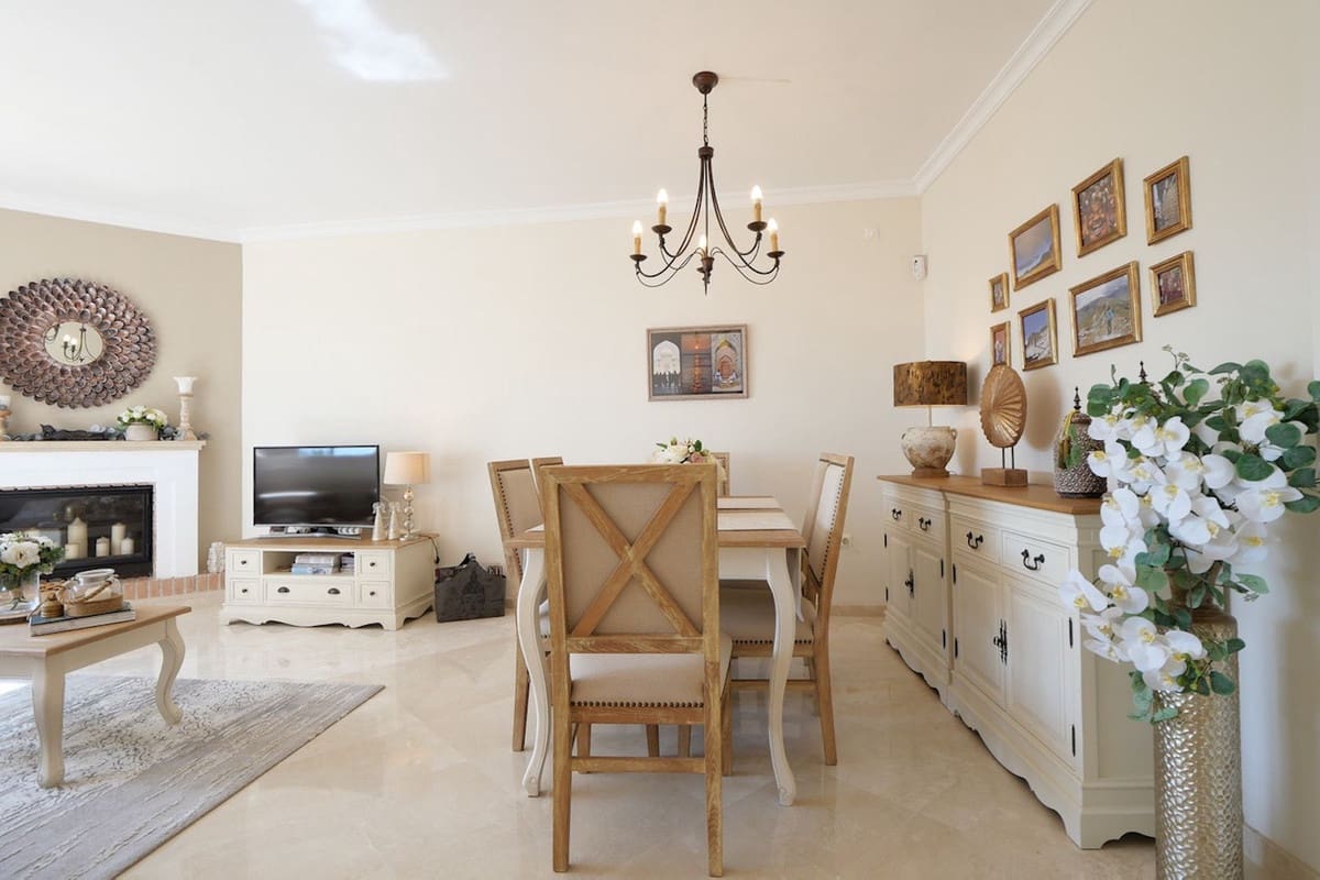 2 bedroom Apartment for sale in La Mairena with pool garage - € 379,000 (Ref: 9875455)