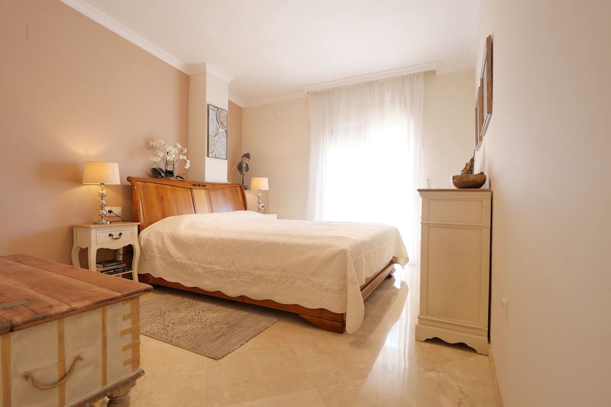 2 bedroom Apartment for sale in La Mairena with pool garage - € 379,000 (Ref: 9875455)