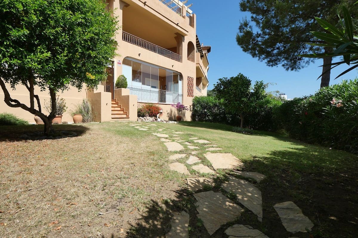 2 bedroom Apartment for sale in La Mairena with pool garage - € 379,000 (Ref: 9875455)