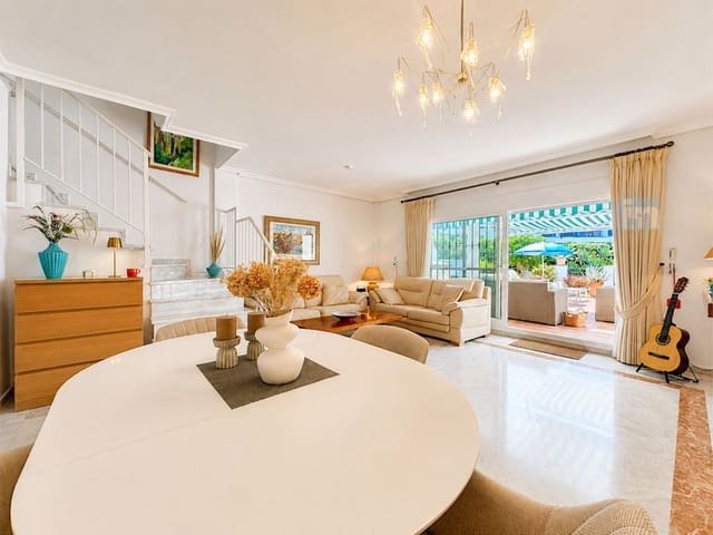 3 soveværelse Byhus til salg i Cabopino, Marbella med swimmingpool garage - € 569.000 (Ref: 9891039)