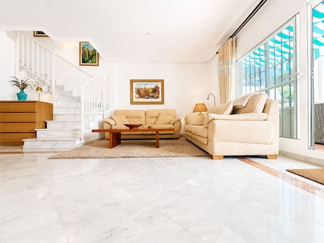 3 soveværelse Byhus til salg i Cabopino, Marbella med swimmingpool garage - € 569.000 (Ref: 9891039)