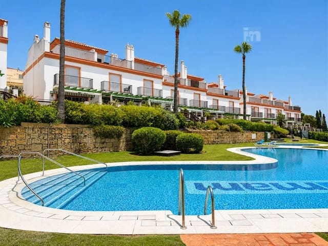 3 soveværelse Byhus til salg i Cabopino, Marbella med swimmingpool garage - € 569.000 (Ref: 9891039)