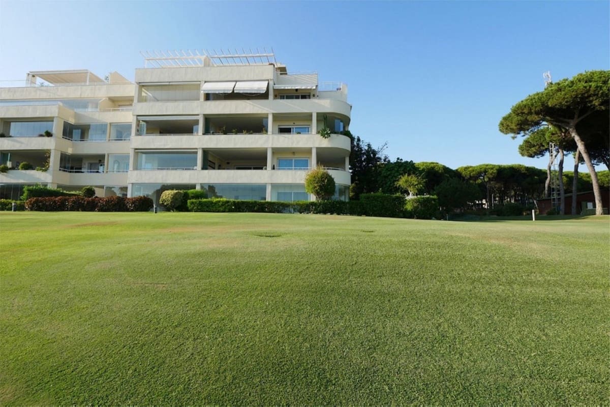 2 chambre Appartement à vendre à Cabopino avec piscine garage - 925 000 € (Ref: 9895260)
