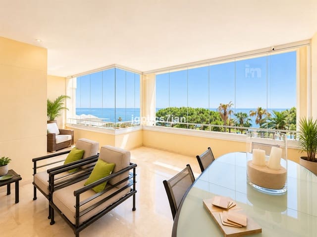 2 makuuhuone Huoneisto myytävänä paikassa Cabopino, Marbella mukana uima-altaan 
autotalli - 925 000 € (Ref: 9895260)