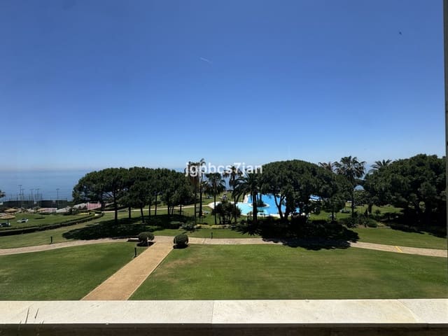 2 makuuhuone Huoneisto myytävänä paikassa Cabopino, Marbella mukana uima-altaan 
autotalli - 925 000 € (Ref: 9895260)