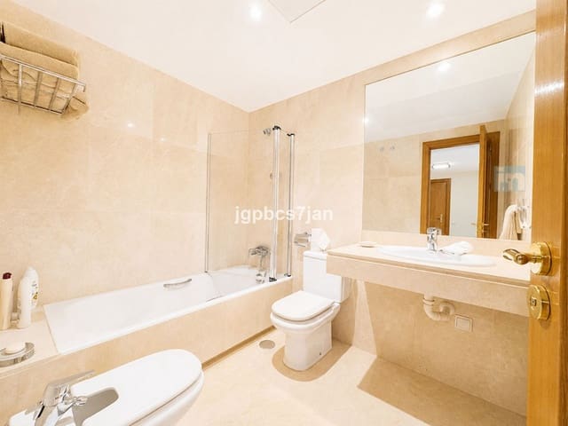 2 makuuhuone Huoneisto myytävänä paikassa Cabopino, Marbella mukana uima-altaan 
autotalli - 925 000 € (Ref: 9895260)