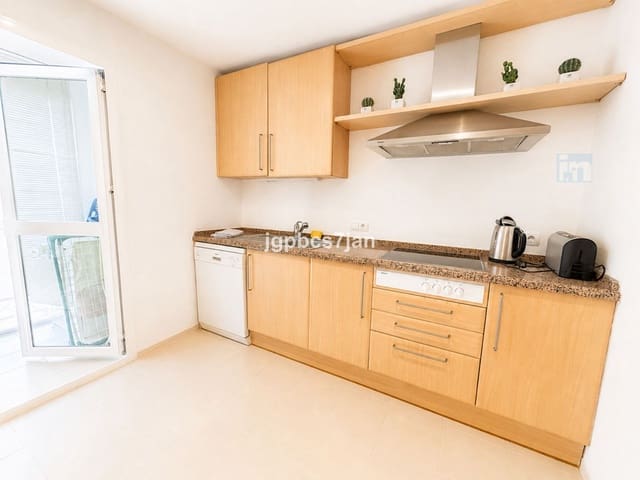 2 makuuhuone Huoneisto myytävänä paikassa Cabopino, Marbella mukana uima-altaan 
autotalli - 925 000 € (Ref: 9895260)