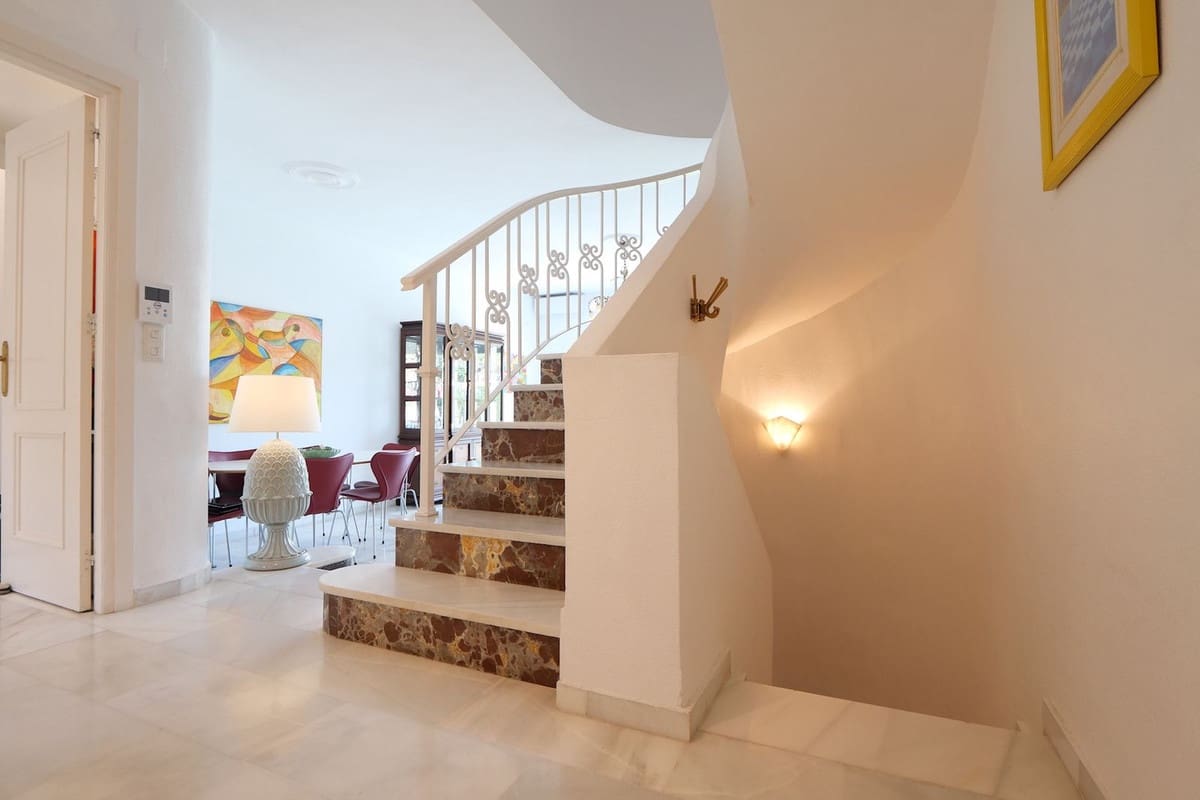3 sypialnia Dom blizniak na sprzedaż w Cabopino z basenem garażem - 859 900 € (Ref: 9922919)
