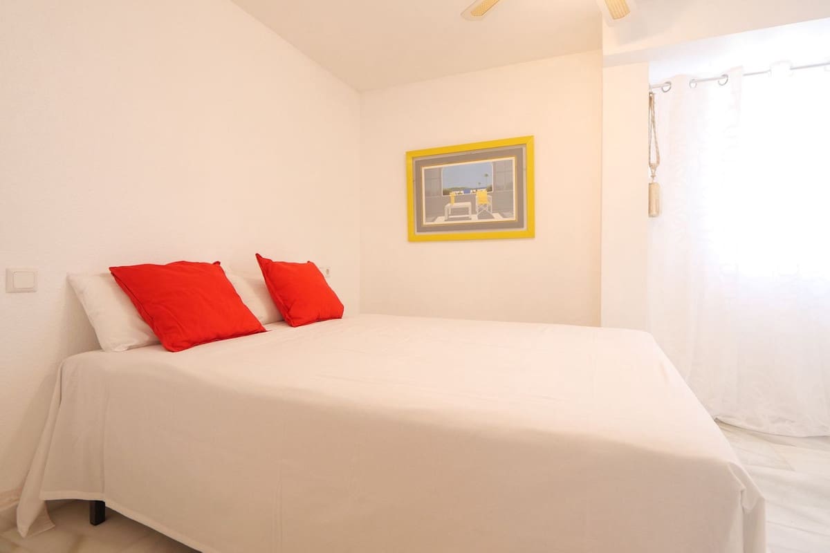 3 sypialnia Dom blizniak na sprzedaż w Cabopino z basenem garażem - 859 900 € (Ref: 9922919)