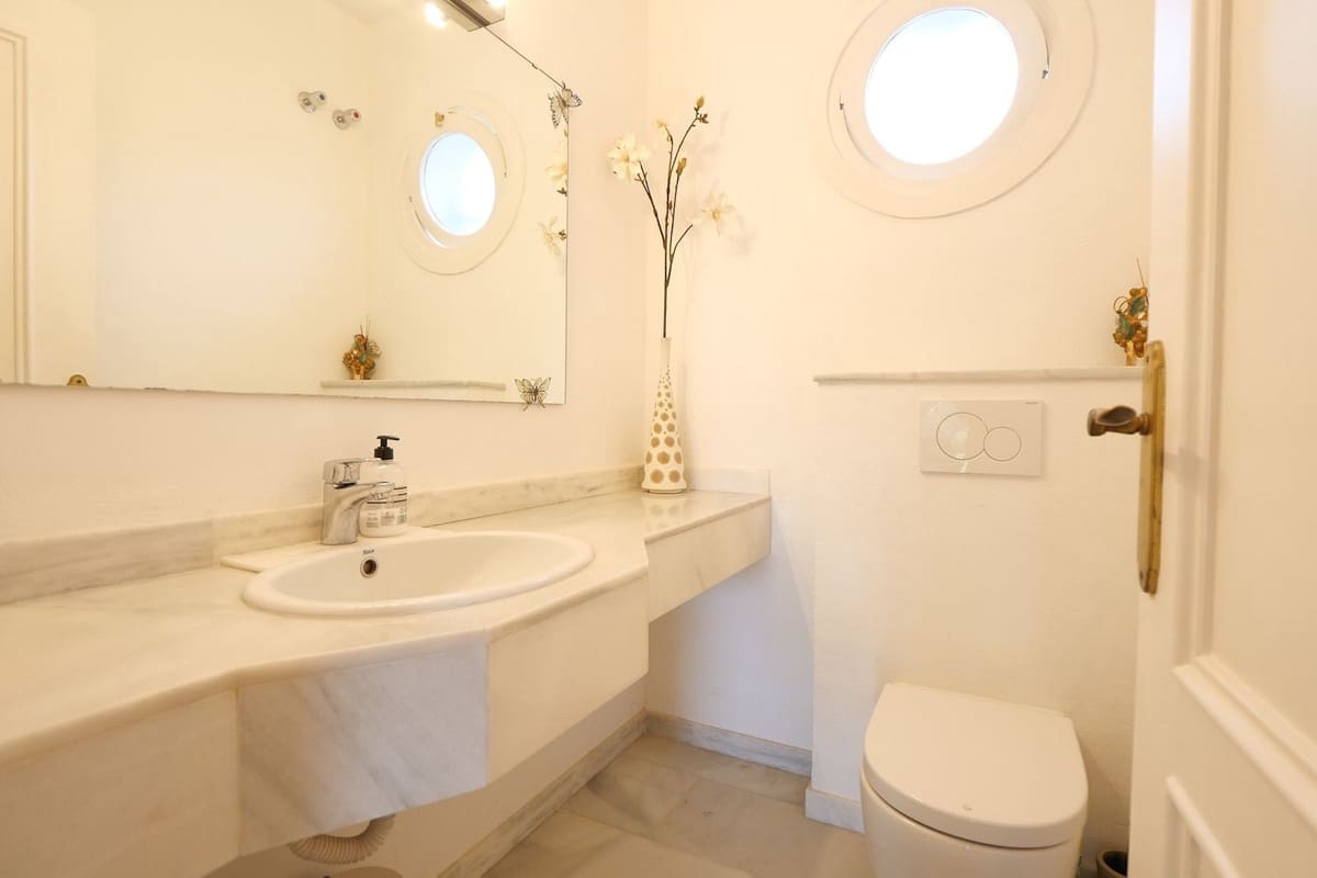 3 sypialnia Dom blizniak na sprzedaż w Cabopino z basenem garażem - 859 900 € (Ref: 9922919)