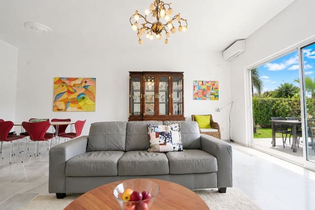 3 makuuhuone Paritalo myytävänä paikassa Cabopino, Marbella mukana uima-altaan 
autotalli - 859 900 € (Ref: 9922919)