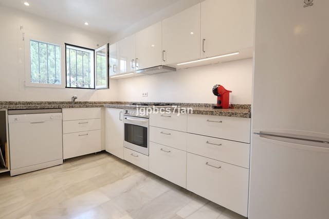 Pareado de 3 habitaciones en Cabopino, Marbella en venta con piscina garaje - 839.000 € (Ref: 9922919)