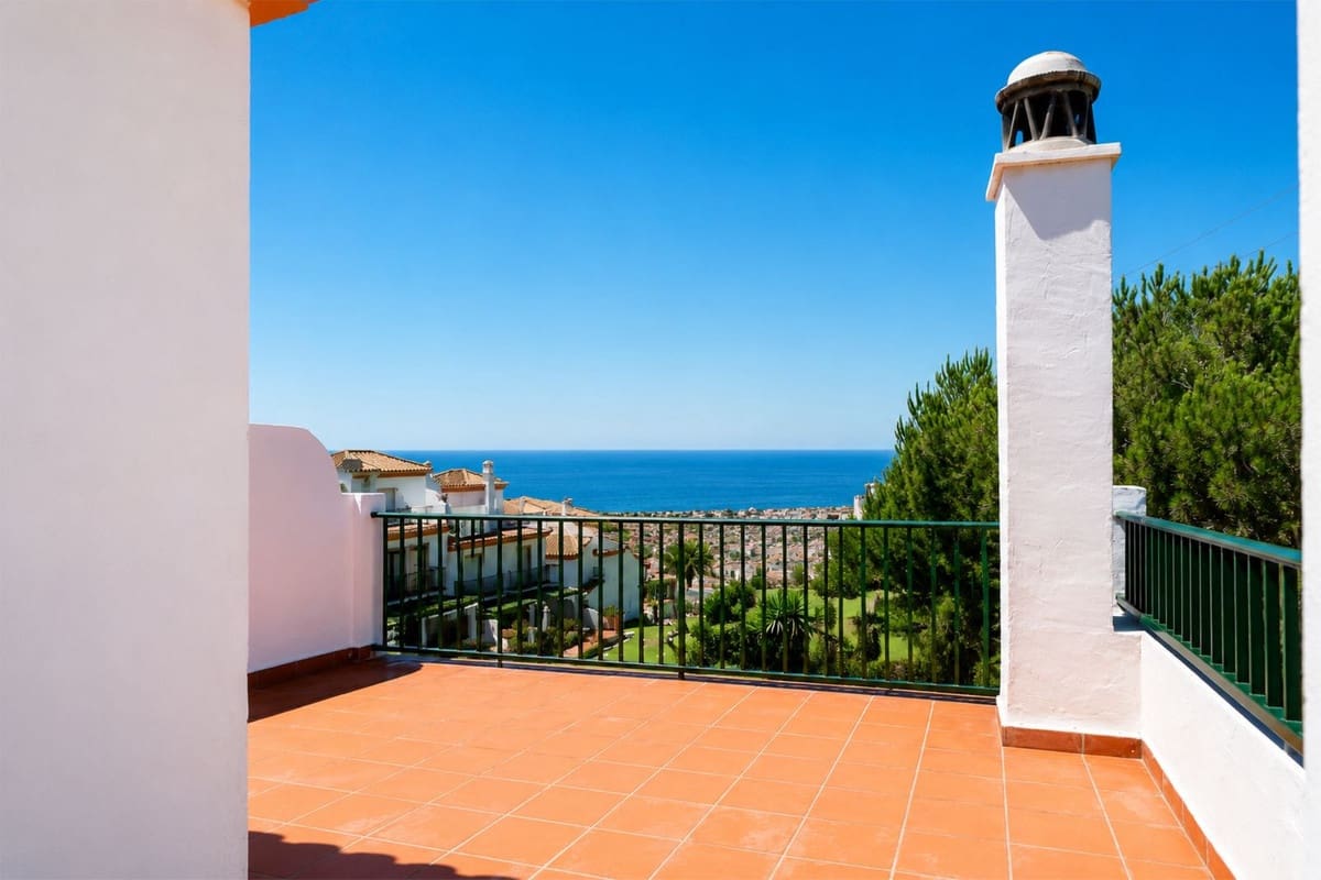 3 bedroom Semi-detached Villa for sale in Cabopino with pool garage - € 499,900 (Ref: 9946892)