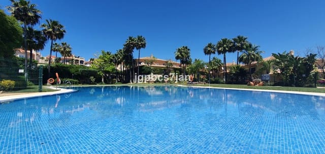 4 sypialnia Dom blizniak na sprzedaż w Riviera del Sol, Mijas z basenem garażem - 620 000 € (Ref: 9950801)