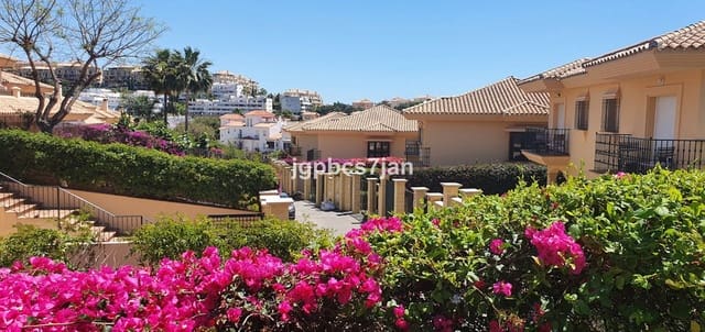 4 sypialnia Dom blizniak na sprzedaż w Riviera del Sol, Mijas z basenem garażem - 620 000 € (Ref: 9950801)