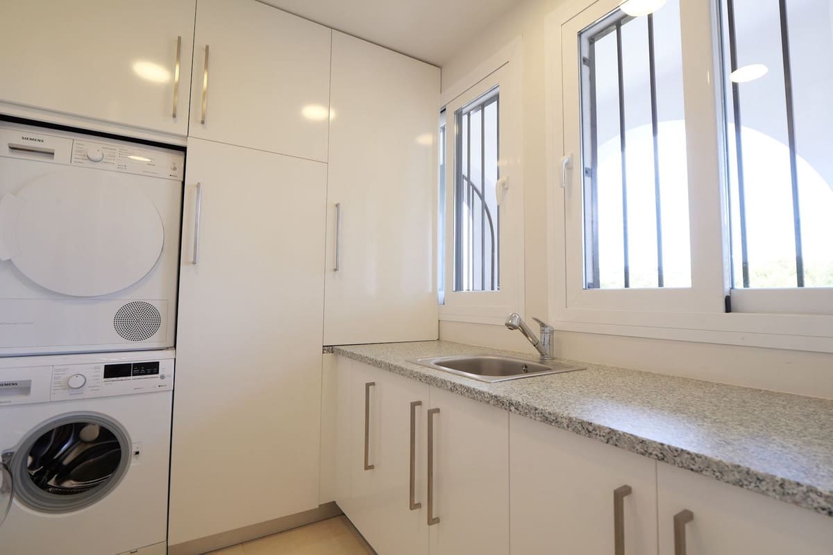 2 sovrum Takvåning till salu i Cabopino med pool garage - 939 000 € (Ref: 9952827)