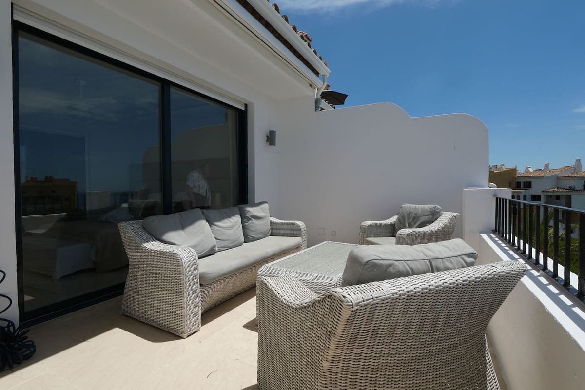 2 sovrum Takvåning till salu i Cabopino med pool garage - 939 000 € (Ref: 9952827)