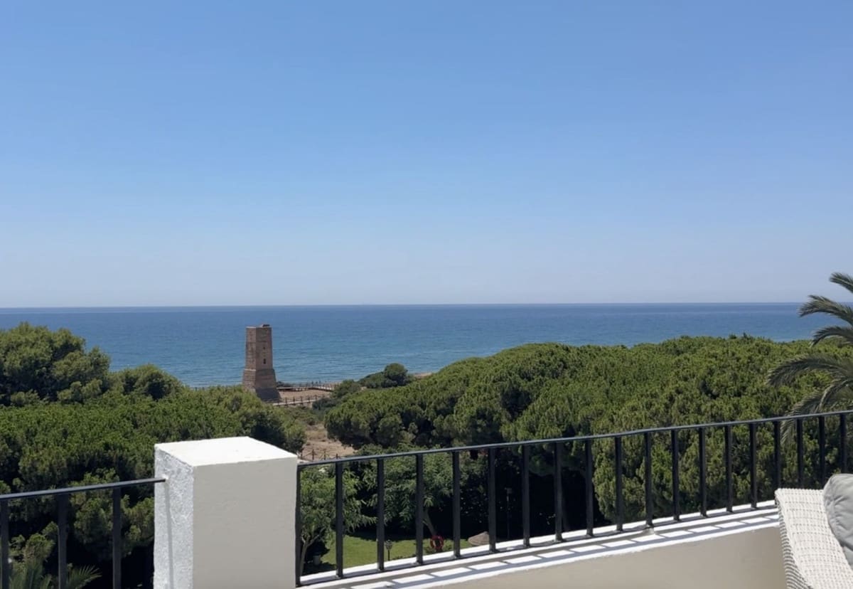 2 sovrum Takvåning till salu i Cabopino med pool garage - 939 000 € (Ref: 9952827)
