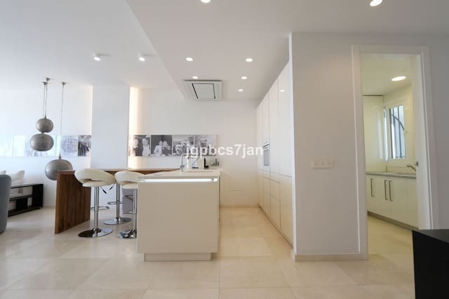 2 makuuhuone Kattohuoneisto myytävänä paikassa Cabopino, Marbella mukana uima-altaan 
autotalli - 939 000 € (Ref: 9952827)