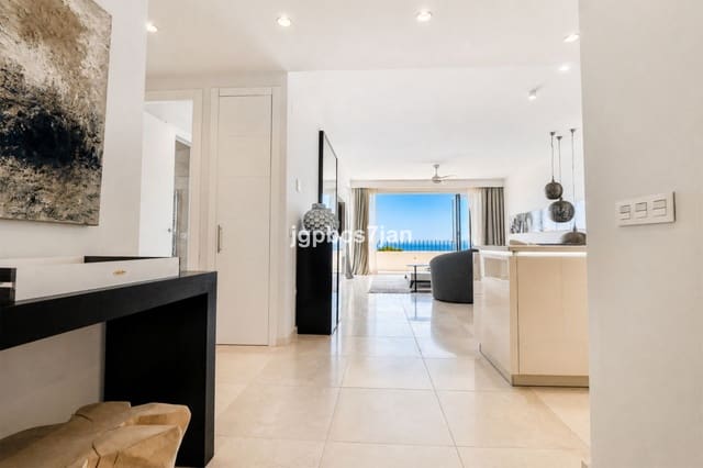 2 makuuhuone Kattohuoneisto myytävänä paikassa Cabopino, Marbella mukana uima-altaan 
autotalli - 939 000 € (Ref: 9952827)