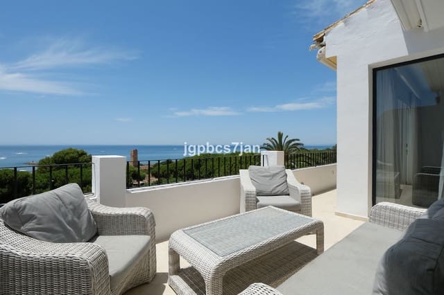 2 makuuhuone Kattohuoneisto myytävänä paikassa Cabopino, Marbella mukana uima-altaan 
autotalli - 939 000 € (Ref: 9952827)