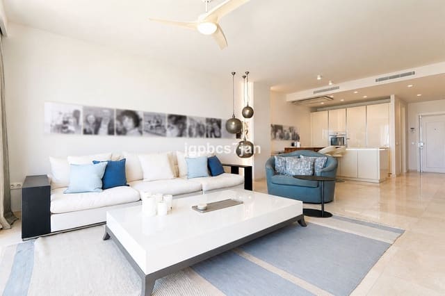 2 makuuhuone Kattohuoneisto myytävänä paikassa Cabopino, Marbella mukana uima-altaan 
autotalli - 939 000 € (Ref: 9952827)