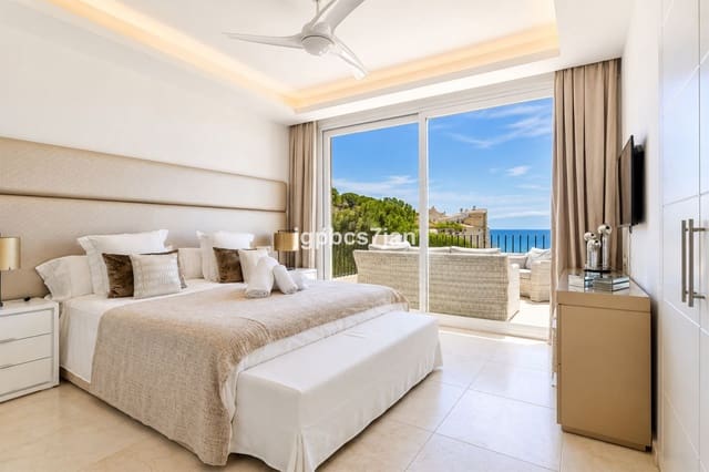 2 makuuhuone Kattohuoneisto myytävänä paikassa Cabopino, Marbella mukana uima-altaan 
autotalli - 939 000 € (Ref: 9952827)