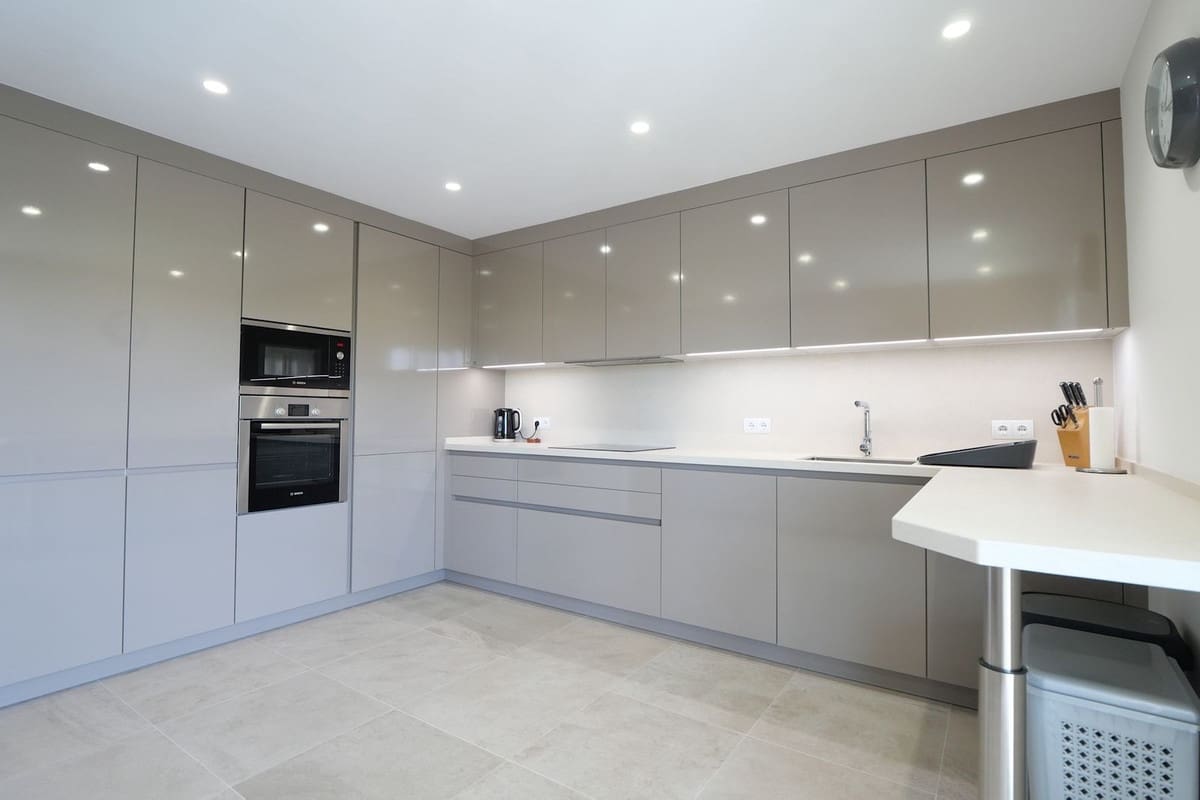 5 soverom Penthouse til salgs i Cabopino med svømmebasseng garasje - € 1 925 000 (Ref: 9966080)