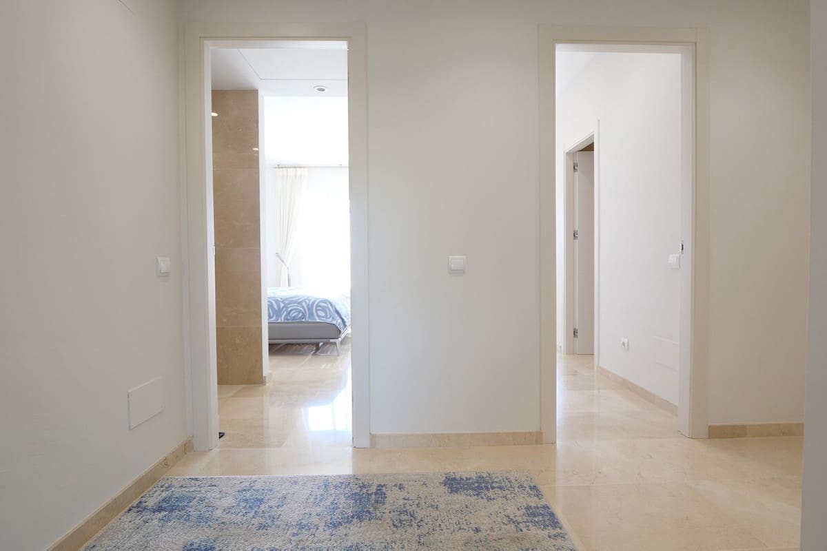 5 soverom Penthouse til salgs i Cabopino med svømmebasseng garasje - € 1 925 000 (Ref: 9966080)