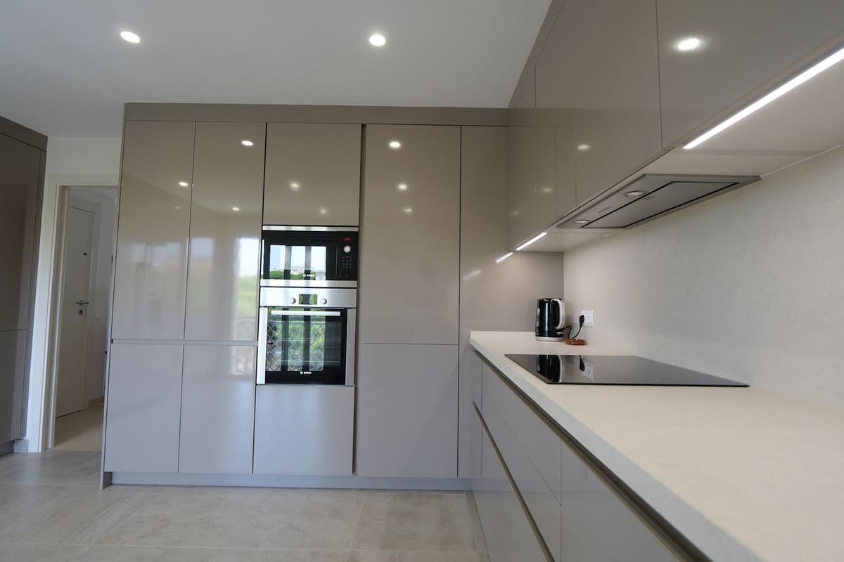 5 soverom Penthouse til salgs i Cabopino med svømmebasseng garasje - € 1 925 000 (Ref: 9966080)