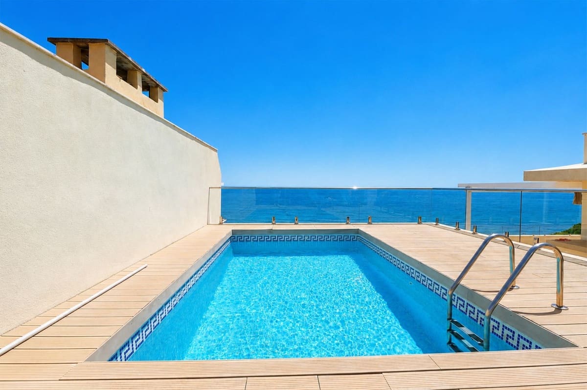 5 soverom Penthouse til salgs i Cabopino med svømmebasseng garasje - € 1 925 000 (Ref: 9966080)