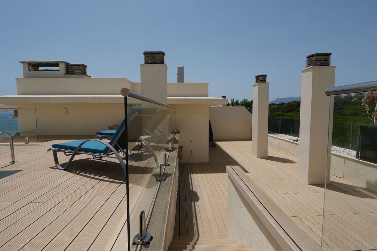 5 soverom Penthouse til salgs i Cabopino med svømmebasseng garasje - € 1 925 000 (Ref: 9966080)
